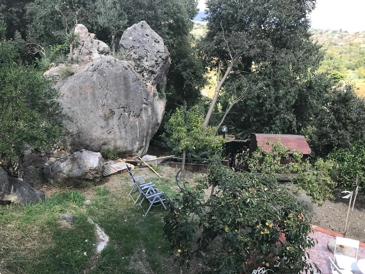 Meditation Center Osho Sammasati Hotel Monreale 0*,